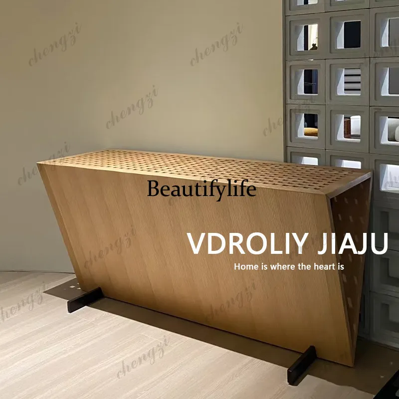 H134 Szafka w stylu średniowie – Tables recenzja i cena